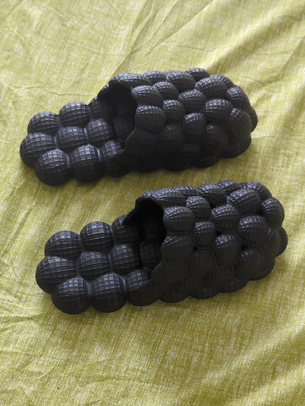 Textured Bubble Slide Slippers in Black